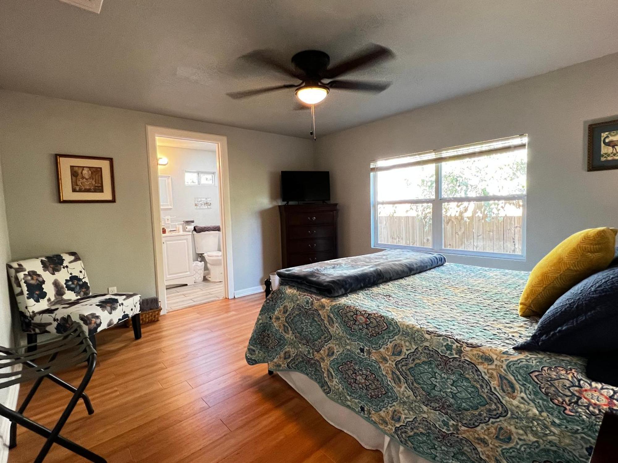 Boho Bliss- Cozy Private Room 2 Miles From Alamodome! ซานอันโตนิโอ ภายนอก รูปภาพ