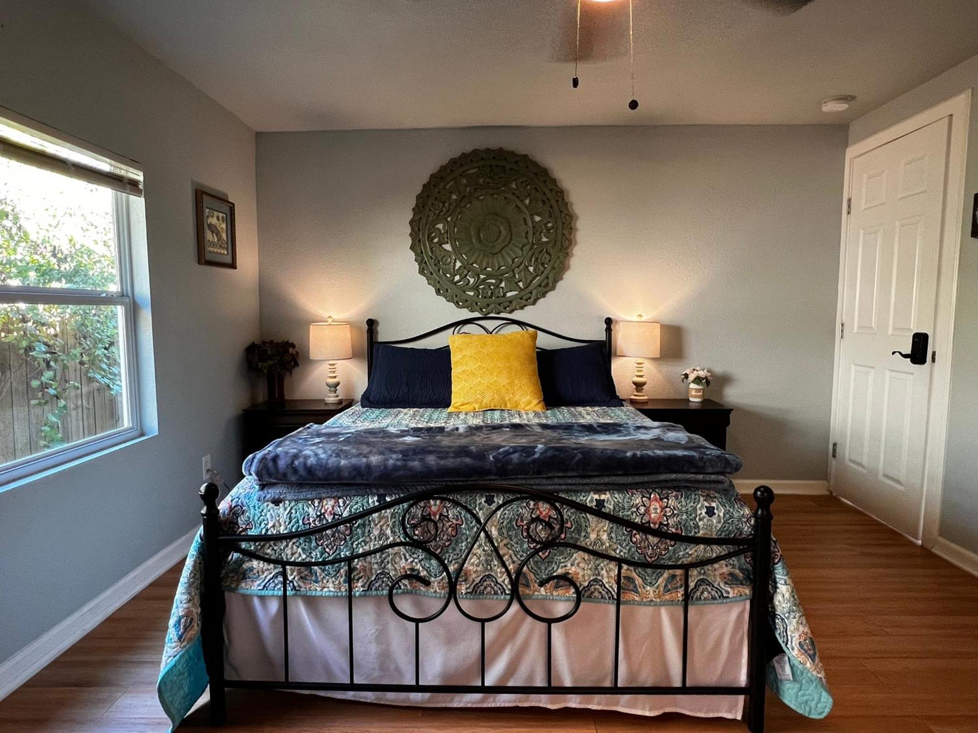 Boho Bliss- Cozy Private Room 2 Miles From Alamodome! ซานอันโตนิโอ ภายนอก รูปภาพ