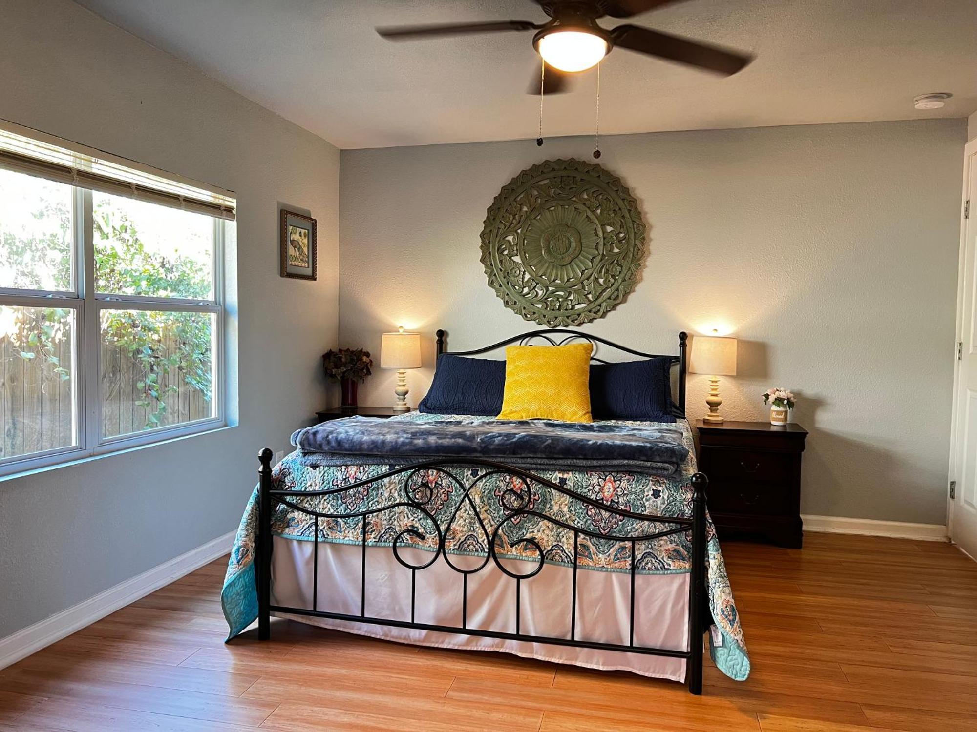 Boho Bliss- Cozy Private Room 2 Miles From Alamodome! ซานอันโตนิโอ ภายนอก รูปภาพ