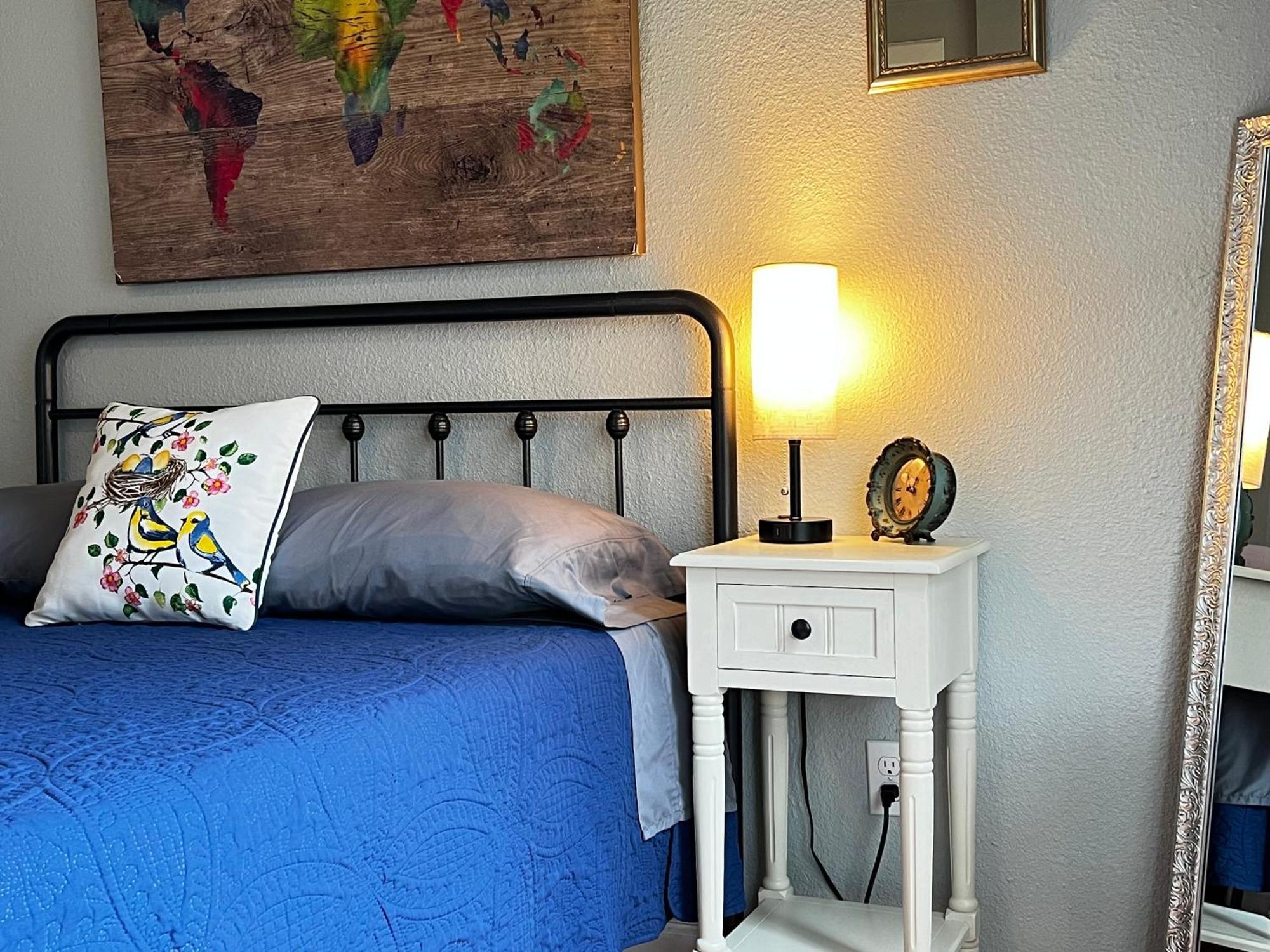 Boho Bliss- Cozy Private Room 2 Miles From Alamodome! ซานอันโตนิโอ ภายนอก รูปภาพ