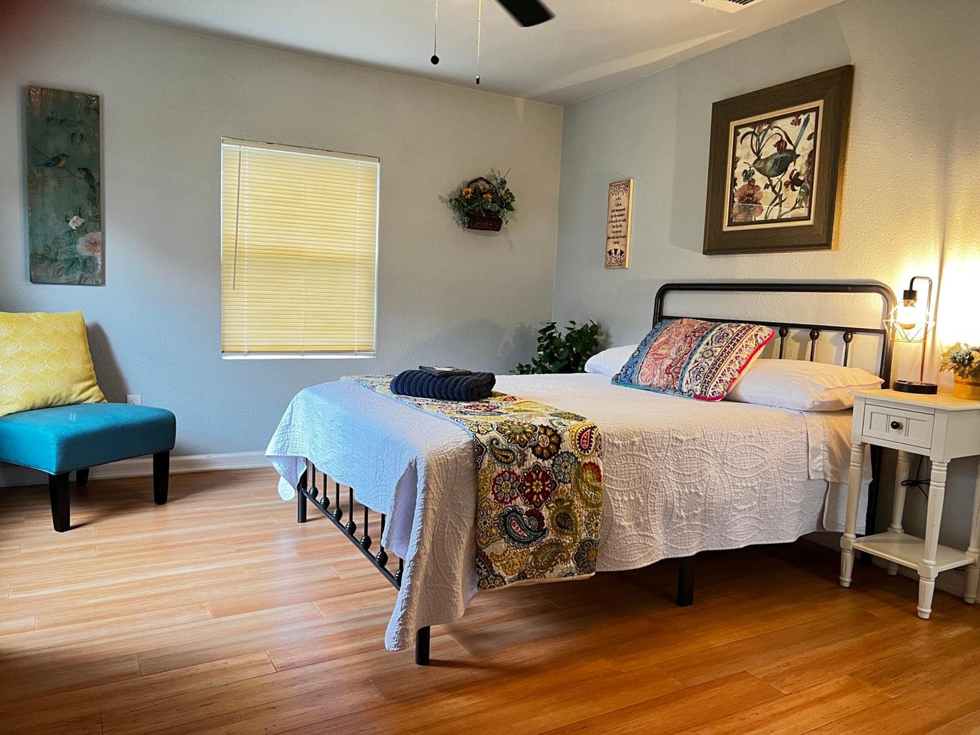 Boho Bliss- Cozy Private Room 2 Miles From Alamodome! ซานอันโตนิโอ ภายนอก รูปภาพ