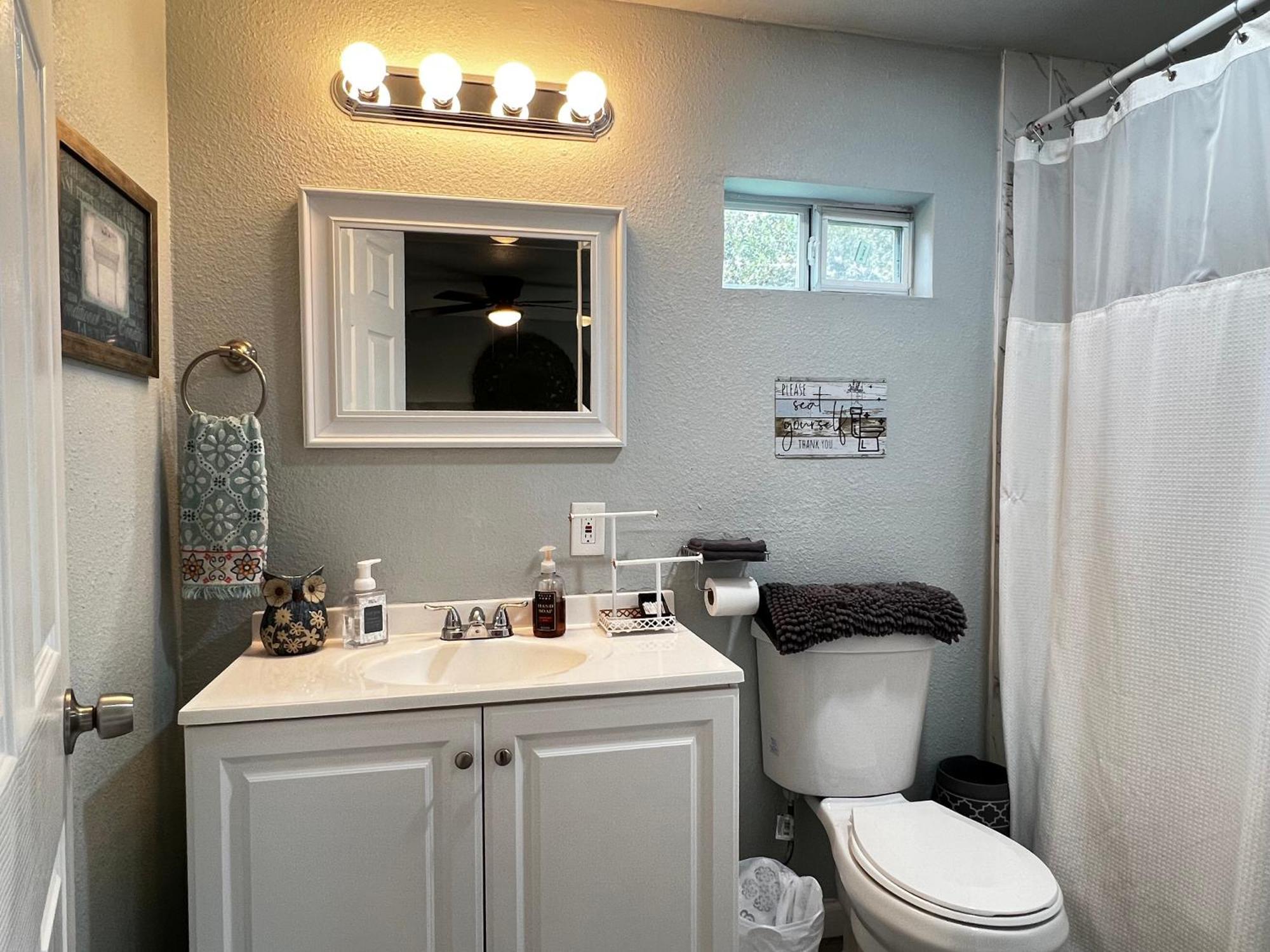 Boho Bliss- Cozy Private Room 2 Miles From Alamodome! ซานอันโตนิโอ ภายนอก รูปภาพ